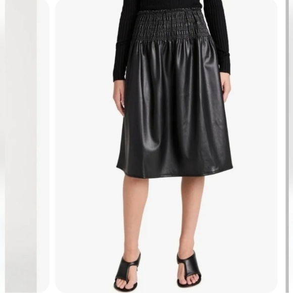 Acting Pro  Smock Waisted Faux Leather Skirt Black Size Large - Picture 6 of 7